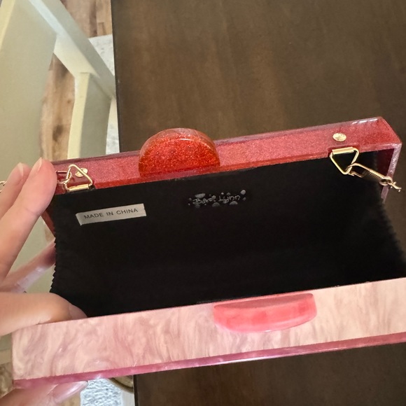 $75 Bari Lynn Kid's Girl's Pink Red Lips Acrylic Glitter Box Clutch Bag - Picture 7 of 7